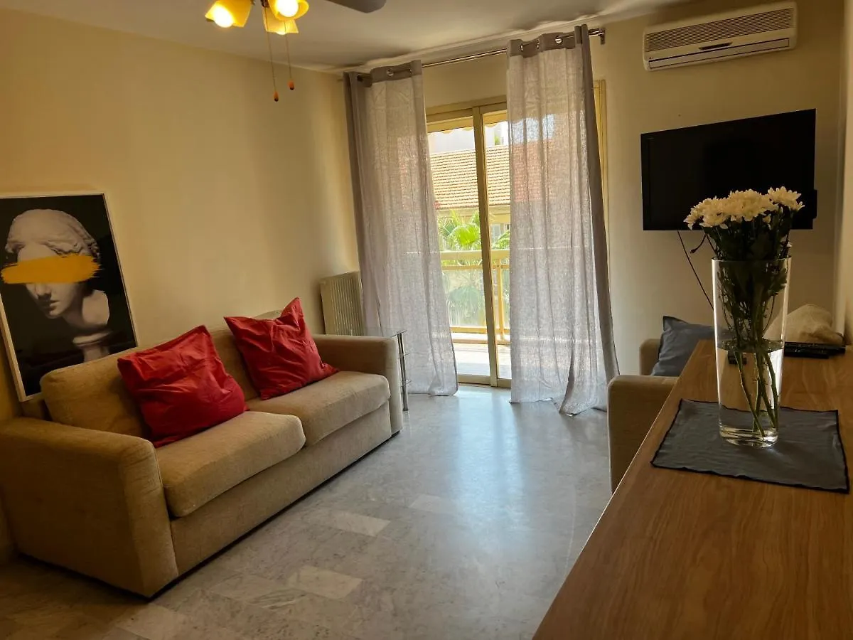Apartment Mimosas -2 Rooms-Terrace-City Center -Air Conditioning Cannes