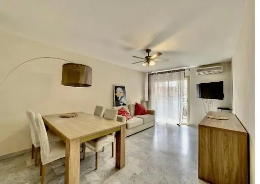Mimosas -2 Rooms-Terrace-City Center -Air Conditioning Cannes 0*,  France